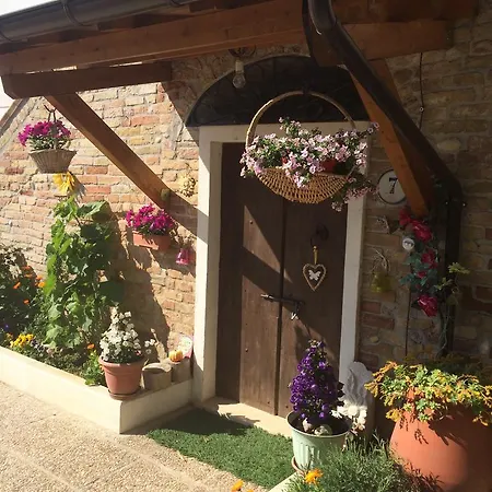 לינה וארוחת בוקר La Collecorvino